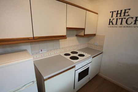2 bedroom terraced house to rent - Photo 3