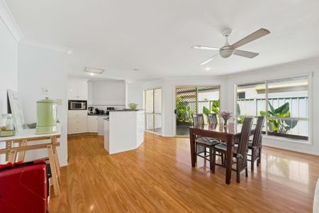 Prime Palm Beach living on Hawaii Avenue - Photo 5