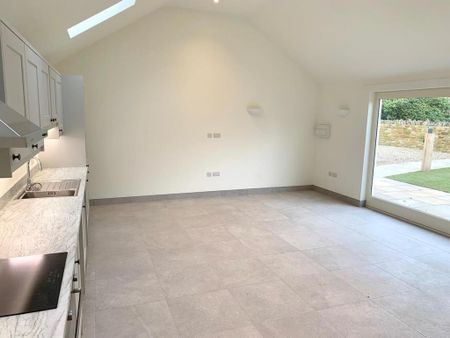 2 bedroom semi-detached bungalow to rent - Photo 5