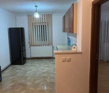 Inchiriez apartament 2 decomandate, etaj 3, cu centrala, Zona de Sus - Photo 6