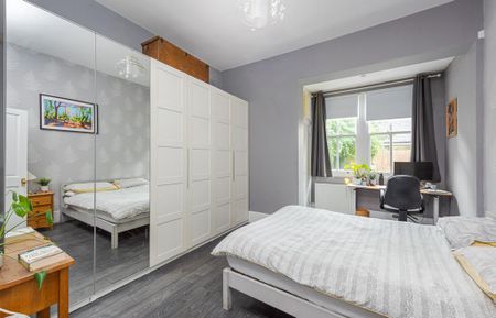 3 bedroom flat to rent - Photo 2