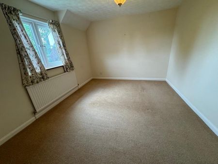 4 bedroom detached house to rent - Photo 3