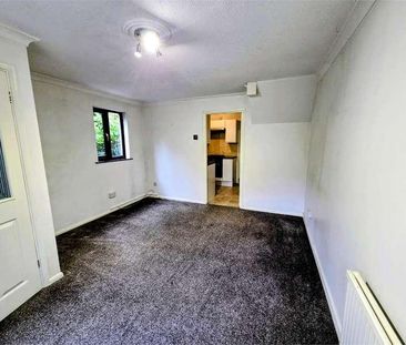 Carisbrooke Drive, South Woodham Ferrers, Chelmsford, Essex, CM3 - Photo 2