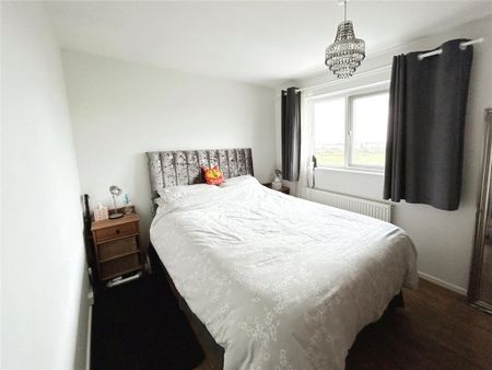 2 bedroom semi-detached house to rent - Photo 4