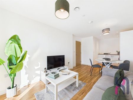 2 bedroom flat to rent - Photo 3