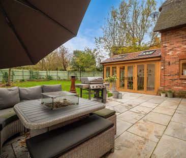 4 bedroom detached house to rent - Photo 1