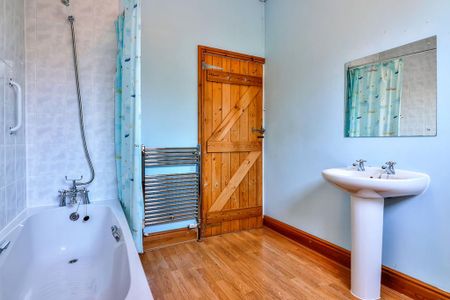 2 bedroom terraced house to rent - Photo 4