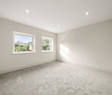 Queens Road, Hersham, KT12 - Photo 5