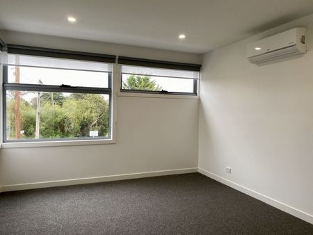 TOWNHOUSE BY THE BEACH - Photo 3