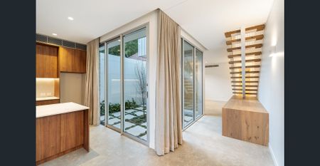 Stunning As New 4 Bedroom Family Home in Tree-Lined Street - Photo 3