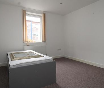 2 bedroom maisonette to rent - Photo 3