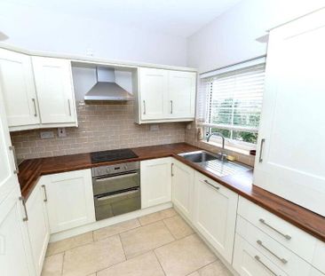 12a Gransha Chase, Dundonald, Belfast, BT16 2FE - Photo 2