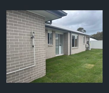 17 Violet Ave, Kawungan, Qld 4655 - Photo 3