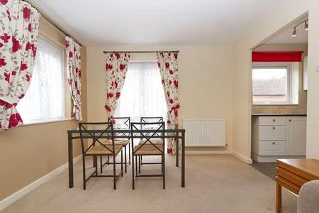 Neath Hill - A Centrally Located Bed Maisonette With Garage, MK14 - Photo 3