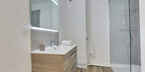 PROXIMITE FONTGIEVE-SAINT ALYRE-APPT T2 AVEC GARAGE ET CAVES - Photo 3