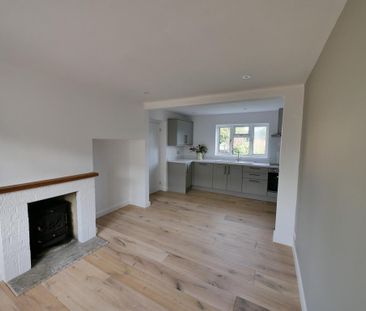 3 bedroom terraced house to rent - Photo 3