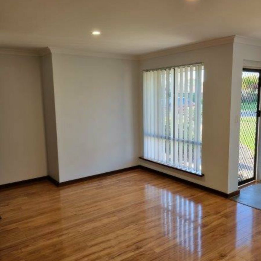 IDEAL FAMILY HOME - Photo 1