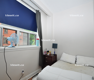 LARGE, bright 4 bedroom flat at Bloor and Bathurst - Photo 1