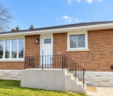 ALL INCLUSIVE UPPER 3 BEDROOM WALKING DISTANCE TO DOWNTOWN WITH AC AND PARKING/PET FRIENDLY — #1 - Photo 1