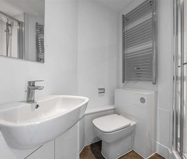 A newly refurbished two bedroom apartment in a convenient City loca... - Photo 3