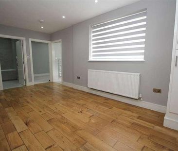 Raven Square, Alton, Hampshire, GU34 - Photo 6