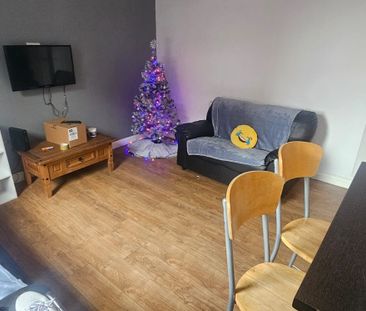 2 Bed - 46 Harold Street, Hyde Park, Leeds - LS6 1PL - Student - Photo 2