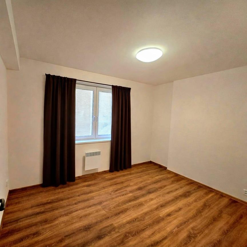 Apartment for rent, 2+kk - 1 bedroom, 40m - Photo 1