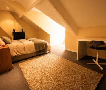 1 bedroom in a house share to rent - Photo 2