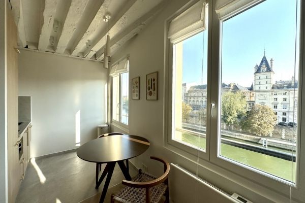 Appartement à louer à Paris 6Ème - Photo 1