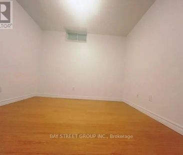 16 SILVERDALE ROAD N - Photo 5