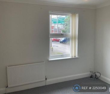 2 bedroom end of terrace house to rent - Photo 5