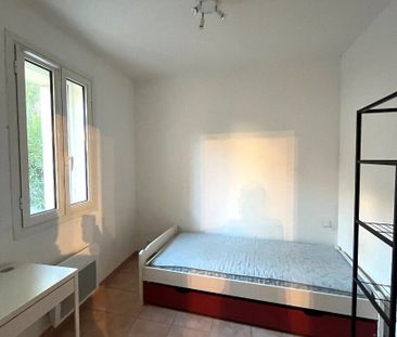 ROGNONAS - Appartement en duplex meublé dans le centre du village., - Photo 5