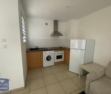 Location Appartement 1 pièce 32m² ST DENIS 97400 - Photo 3