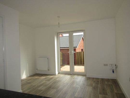 2 bed House - To Let - Photo 1