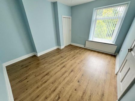 2 bedroom semi-detached house to rent - Photo 4