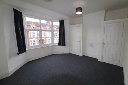 3 bedroom apartment to rent - Photo 4