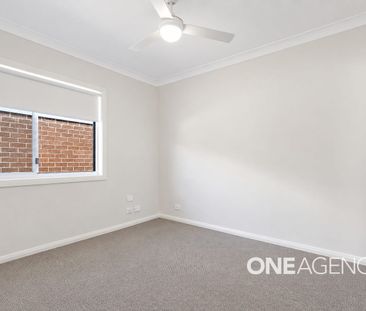 MODERN TWO-BEDROOM WITH PRIVATE YARD - Photo 2