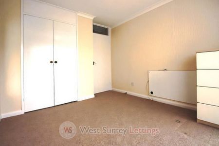 2 bedroom ground floor flat to rent - Photo 5
