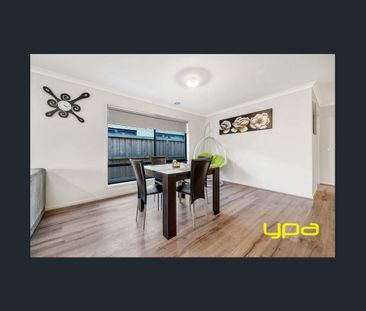 Features Rich Home In Prime Clyde Location - Photo 6