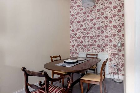 A spacious one bedroom apartment, available on a furnished basis in Tollcross. - Photo 4