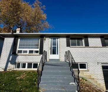 For Lease - 135 Luxury Avenue Unit# Main, Bradford West Gwillimbury... - Photo 2