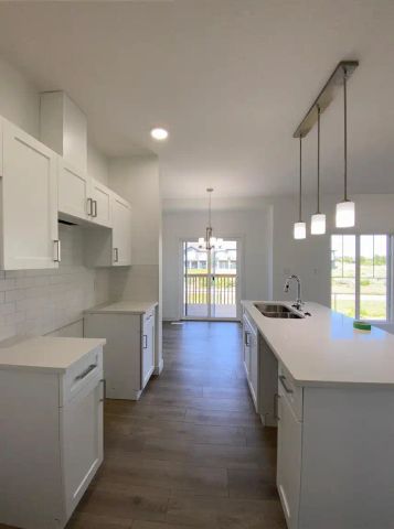 Double Garage 603 Orchards Boulevard Southwest — Entire House - Photo 5