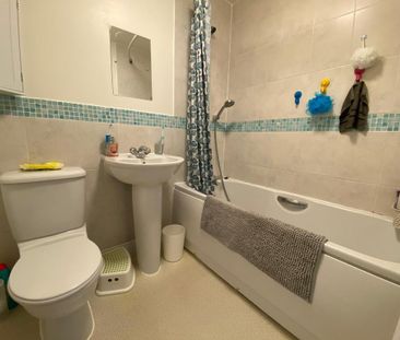 3 bedroom end of terrace house to rent - Photo 5