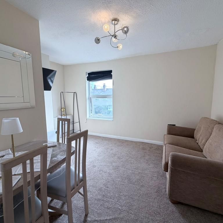 1 bedroom flat to rent - Photo 1