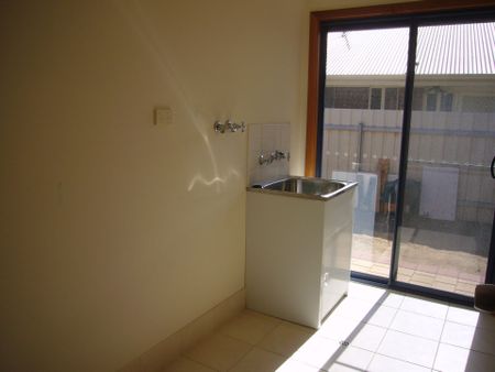 Spacious Courtyard Living Minutes from the Beach - Photo 4