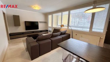 Pronájem bytu o dispozici 3+kk v ulici Pod Altánem, Praha 10 - Strašnice - Photo 2