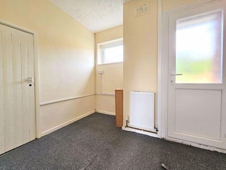 3 bedroom end of terrace house to rent - Photo 3