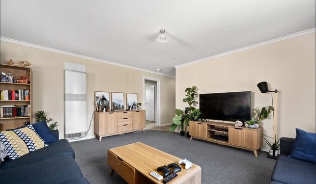 STUNNING & QUIET TOWNHOUSE IN THURGOONA - Photo 1