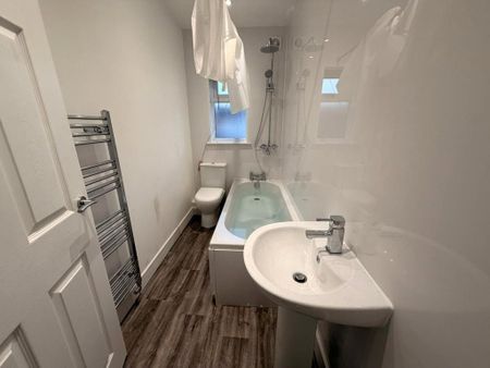 2 bedroom terraced house to rent - Photo 3