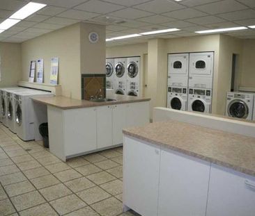 **ALL INCLUSIVE** Beautiful 2 Bedroom Condo in Hamilton!! - Photo 5